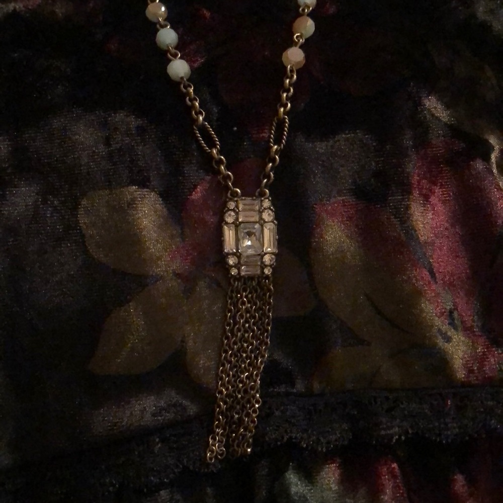 Gold rhinestone pendent necklace